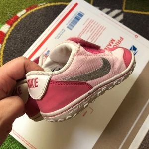 Nike pink sensory motion toddler 7